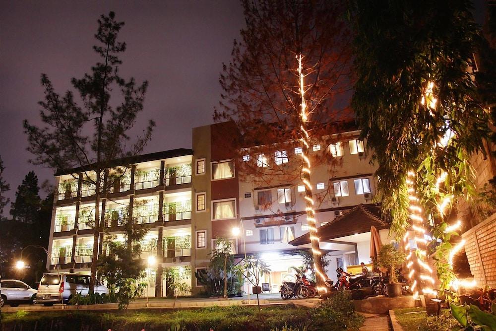 Lotus Hotel