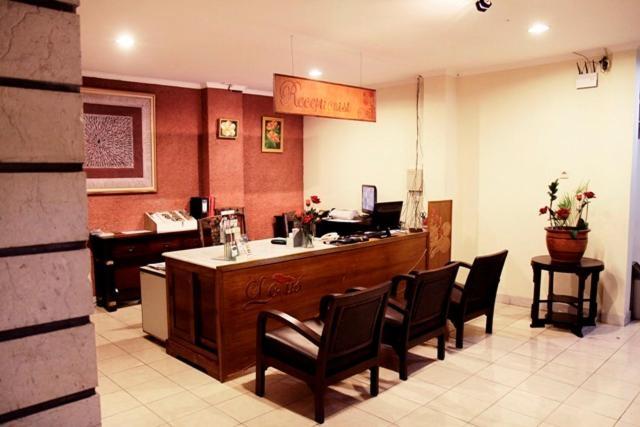 Lotus Hotel 2*