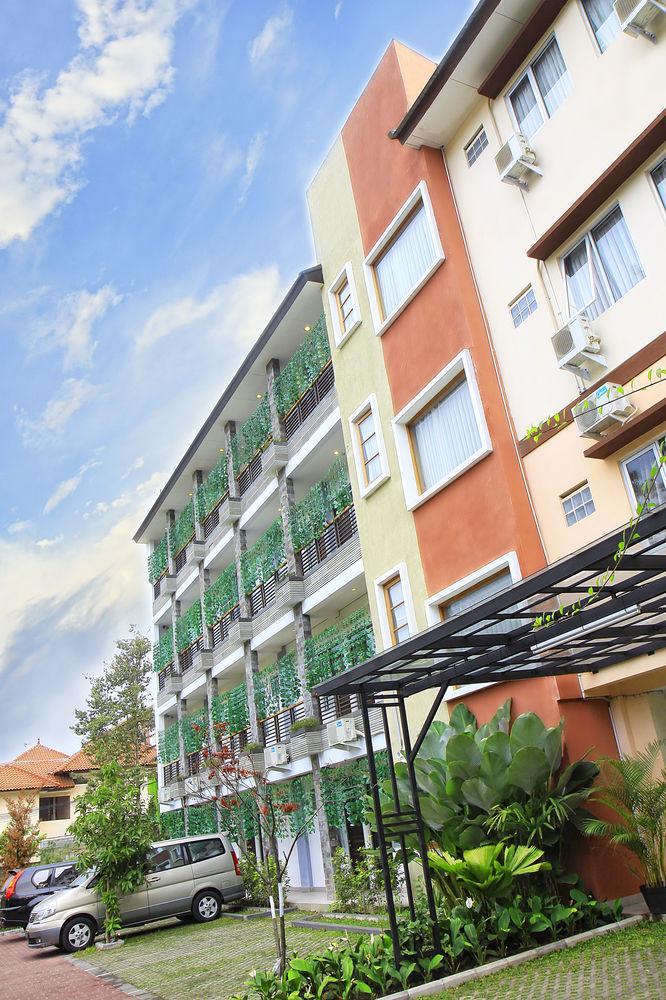 Lotus 2* Bandung
