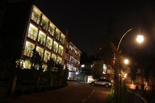 Lotus 2* Bandung