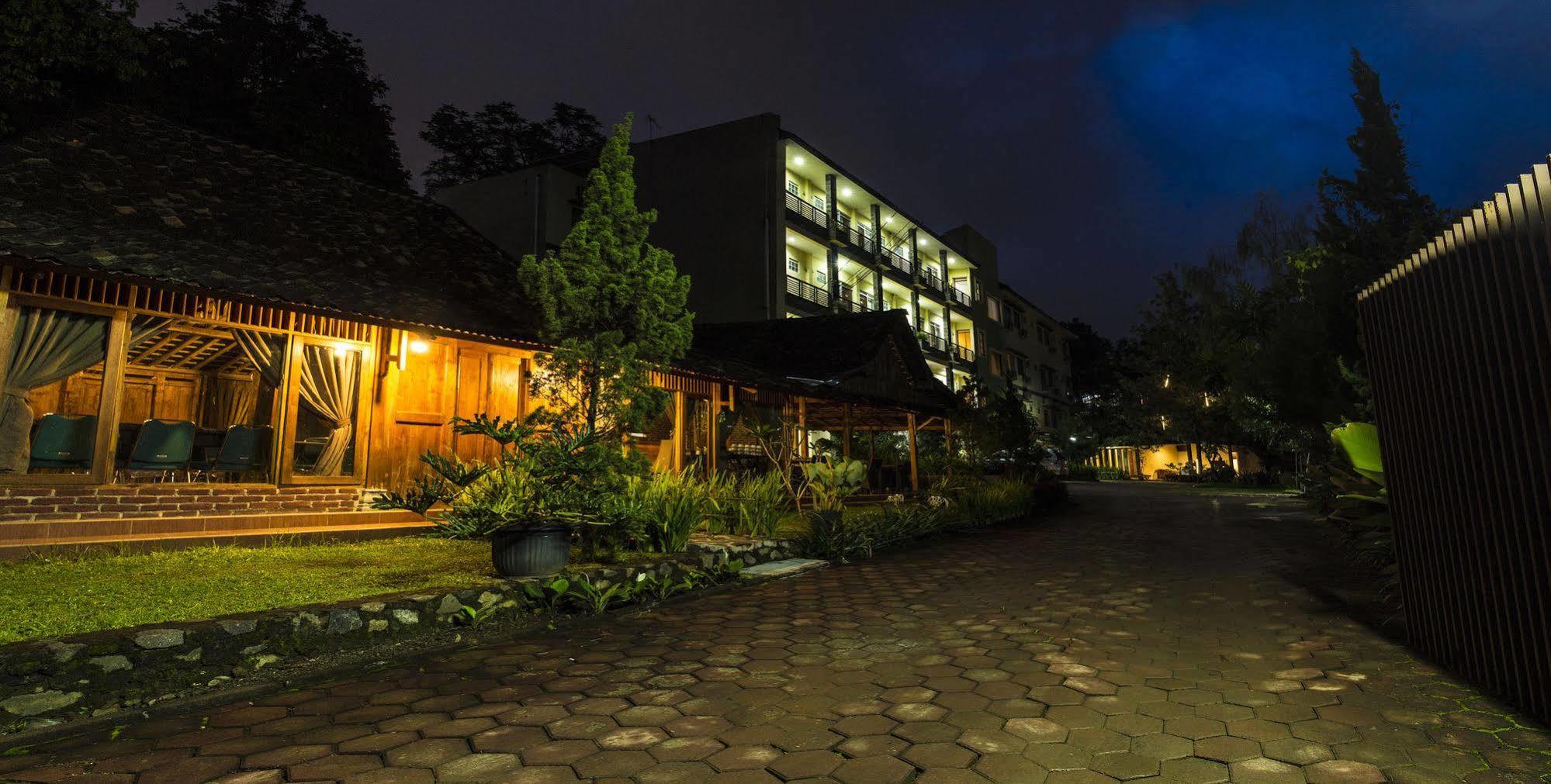 Hotel Lotus Bandung