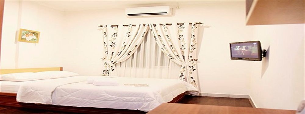 Lotus Hotel