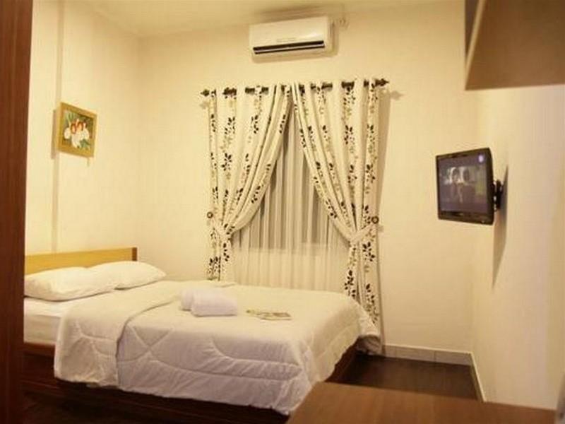 Lotus Hotel 2*